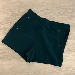 Green High-Waisted Shorta